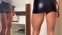 SARAH CAUS – BRASILEÑA CON HERMOSO CUERPO DESNUDANDOSE FRENTE AL ESPEJO