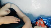 Bokep Nyai Amer Ngangkang Elus Elus Meki Santuyyy