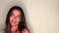 KARINA JELINEK – MILF ARGENTINA MOSTRANDO SUS RICAS TETAS EN STREAM