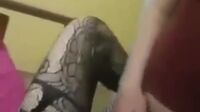 سهره نيك شرموطه عربيه محجبه عشرينيه وعشيقها ينيمها على السرير وينيك ويفشخ فيها ويوثقوا مع بعض لحظات النيك – سكس الظلام