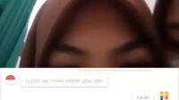 Video Bokep jilbab smp pramuka main ometv malah sange sendiri 