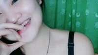 Si Cantik Virly Lepas Beha Remas Susu Di Mangolive