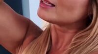 OLENK ZIMMERMANN – MILF PERUANA CON HERMOSO CUERPO