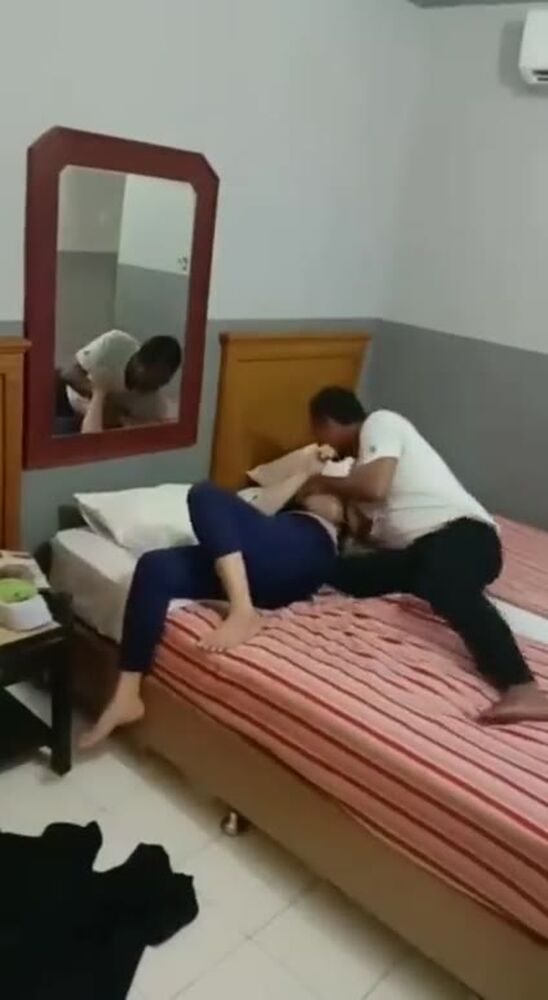 Bokep Kamera Tersembunyi Janda Selingkuh Keenakan Kena Jilmek Bokep Kamera Tersembunyi Janda Selingkuh Keenakan Kena Jilmek
